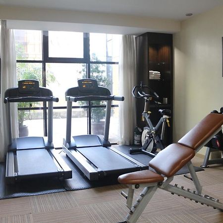 The B Hotel Alabang Muntinlupa City Экстерьер фото