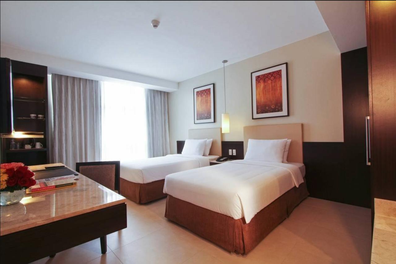 The B Hotel Alabang Muntinlupa City Экстерьер фото