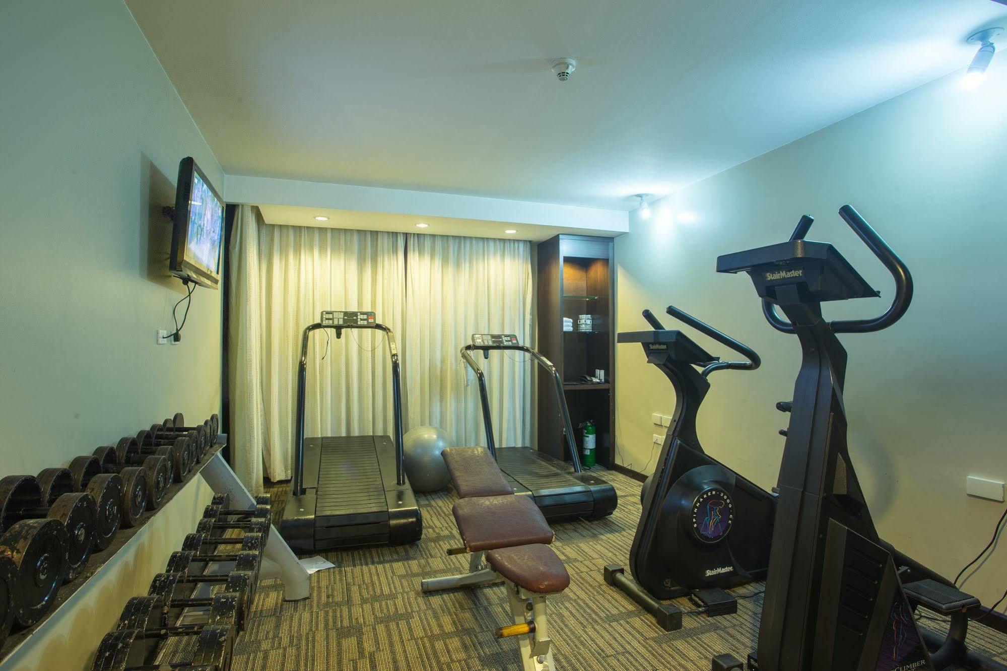 The B Hotel Alabang Muntinlupa City Экстерьер фото
