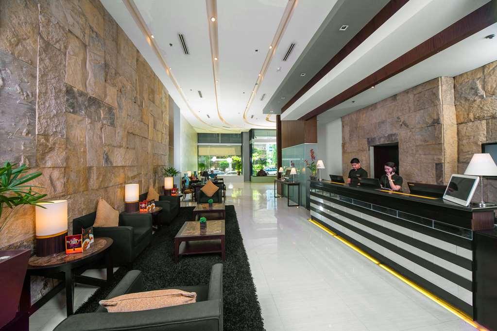 The B Hotel Alabang Muntinlupa City Интерьер фото